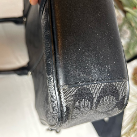 GUC COACH PERRY SLIM BRIEF IN SIGNATURE - BLACK - Picture 15 of 16